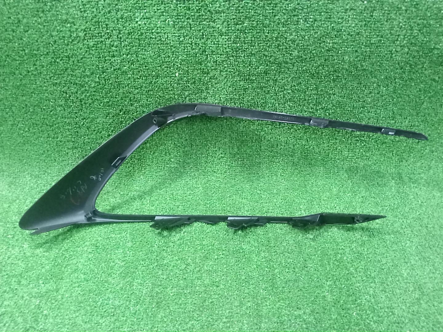 Очки на противотуманки левые TOYOTA AURIS NZE181H 52126-12070 2 ракурс