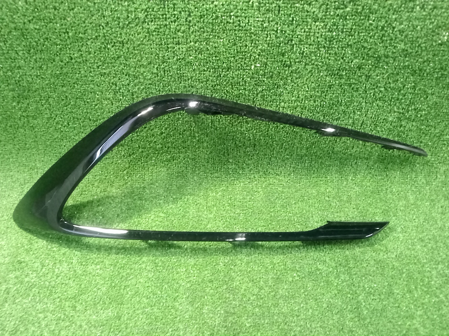 Очки на противотуманки левые TOYOTA AURIS NZE181H 52125-12080 1 ракурс