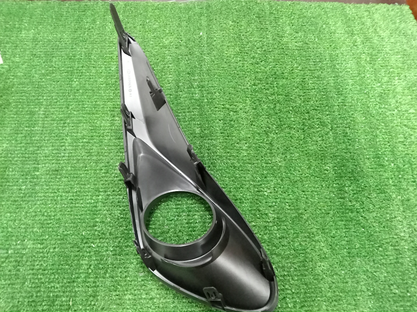 Очки на противотуманки левые передние TOYOTA AQUA NHP10 52712-52200 2 ракурс