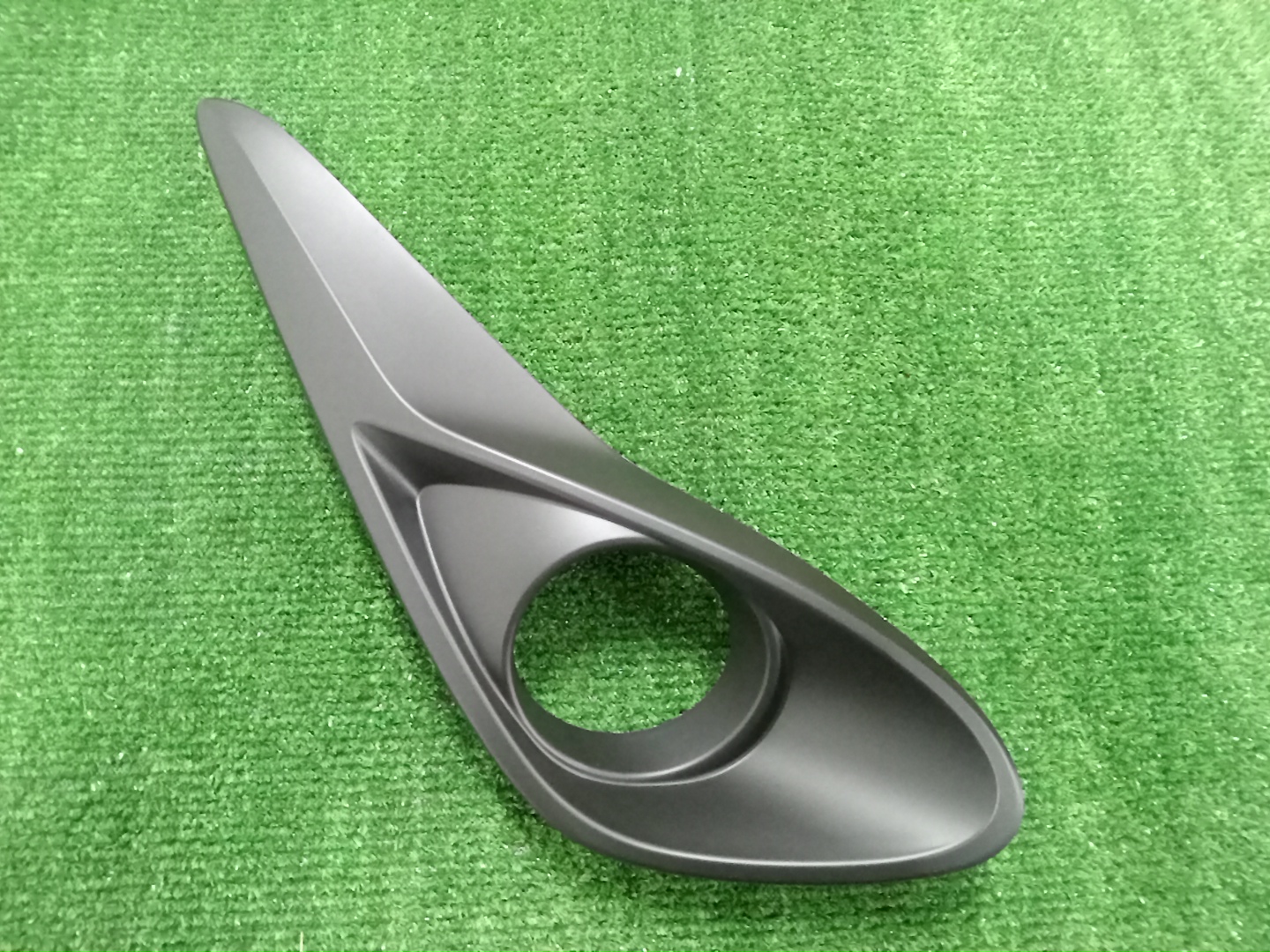 Очки на противотуманки правые передние TOYOTA AQUA NHP10 52711-52090 1 ракурс