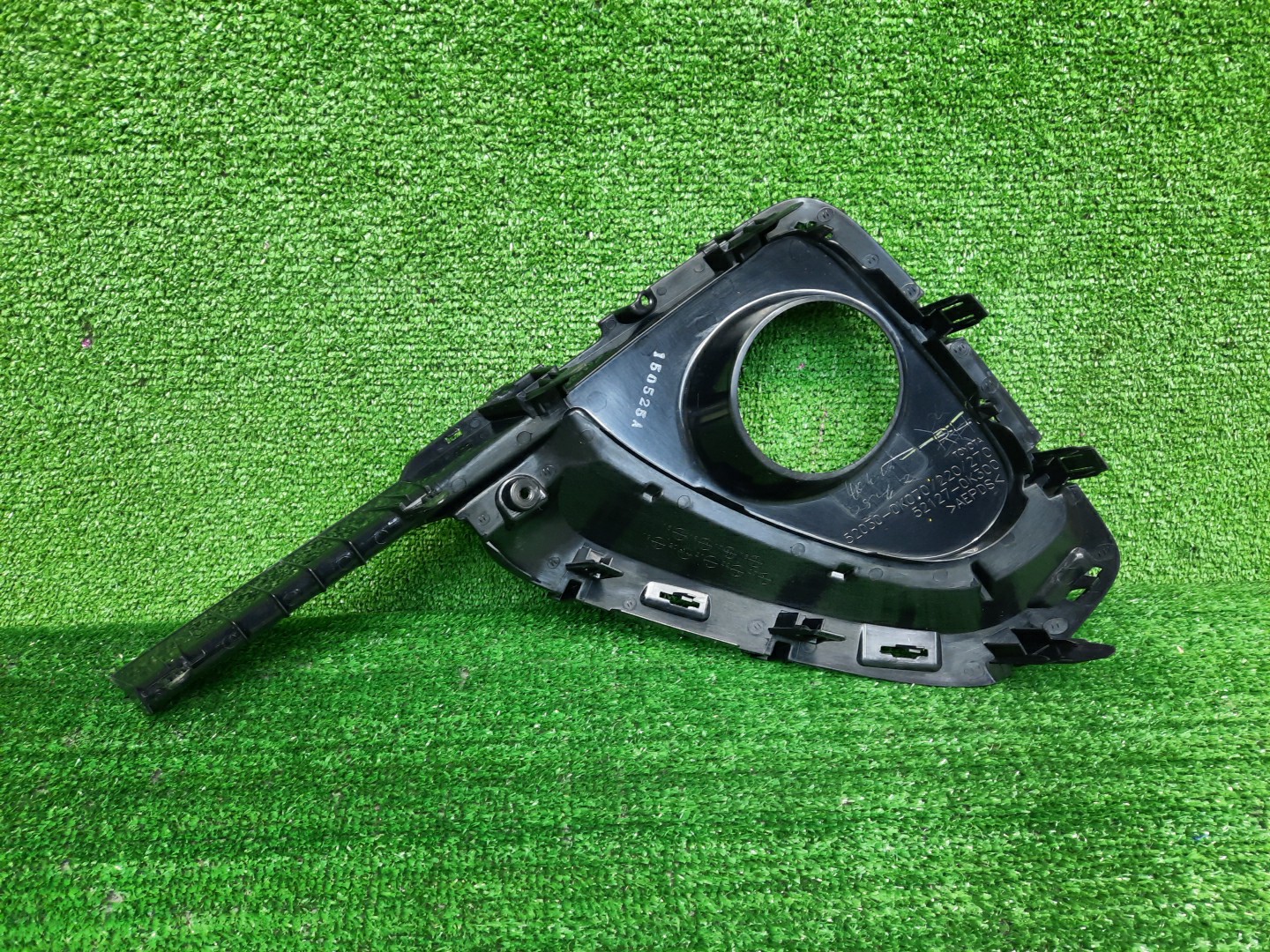 Очки на противотуманки правые передние TOYOTA FORTUNER GUN156 52127-0K300 2 ракурс Очки на противотуманки правые передние TOYOTA FORTUNER GUN156 52127-0K300 2 ракурс