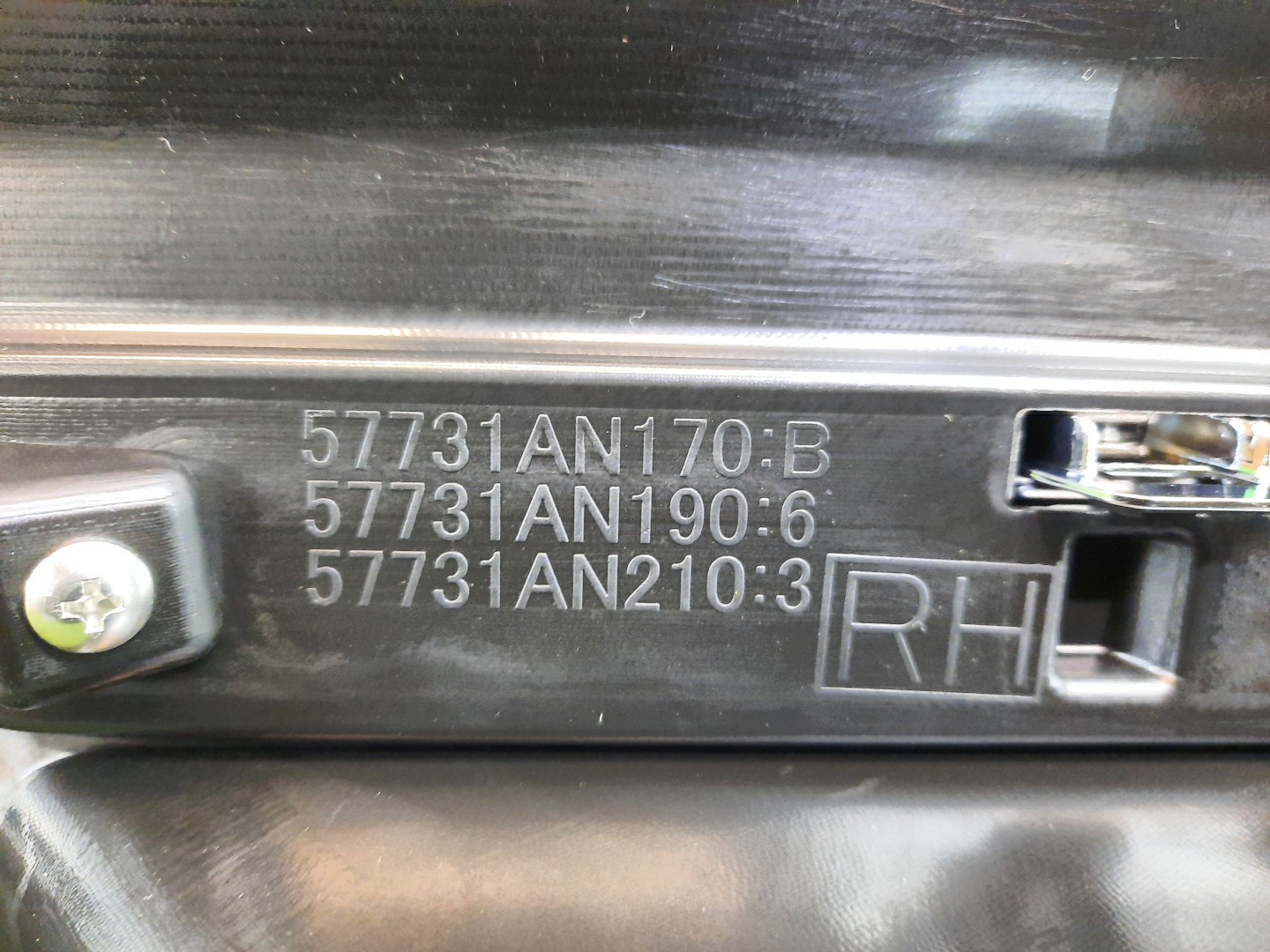 Очки на противотуманки правые передние SUBARU OUTBACK BT5 57731AN190 3 ракурс