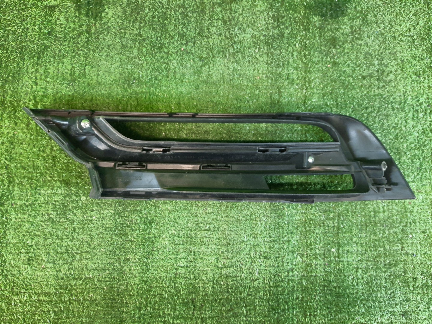 Очки на противотуманки правые передние HONDA VEZEL RV5 71141-3M0-J0 2 ракурс