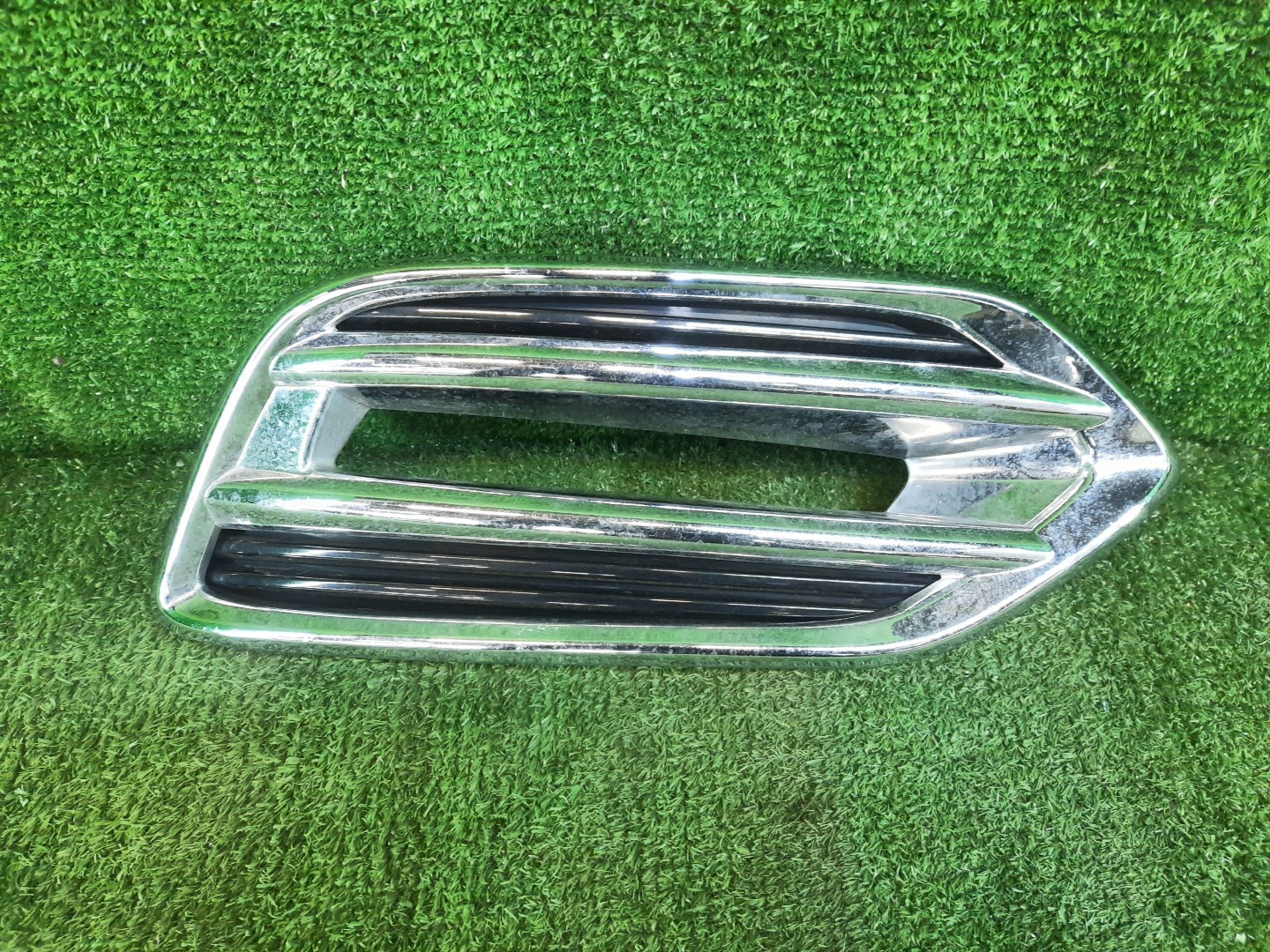 Очки на противотуманки правые передние HONDA VEZEL RU3 71170-T7AJ6 1 ракурс