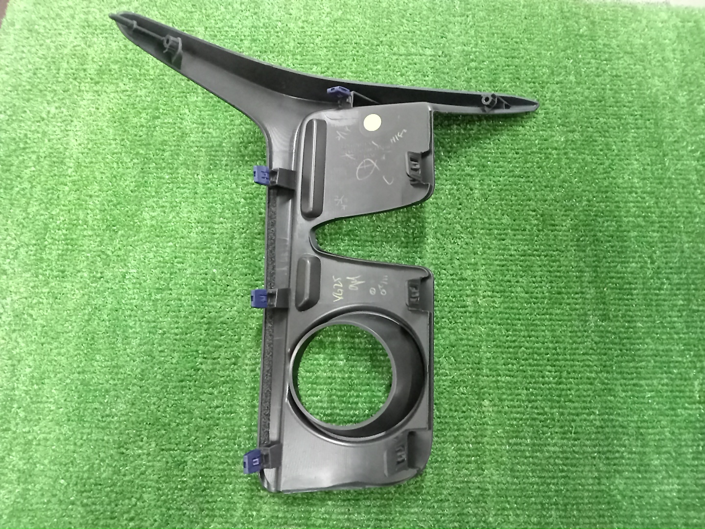 Очки на противотуманки левые передние TOYOTA GR YARIS GXPA16 81482-52740 2 ракурс