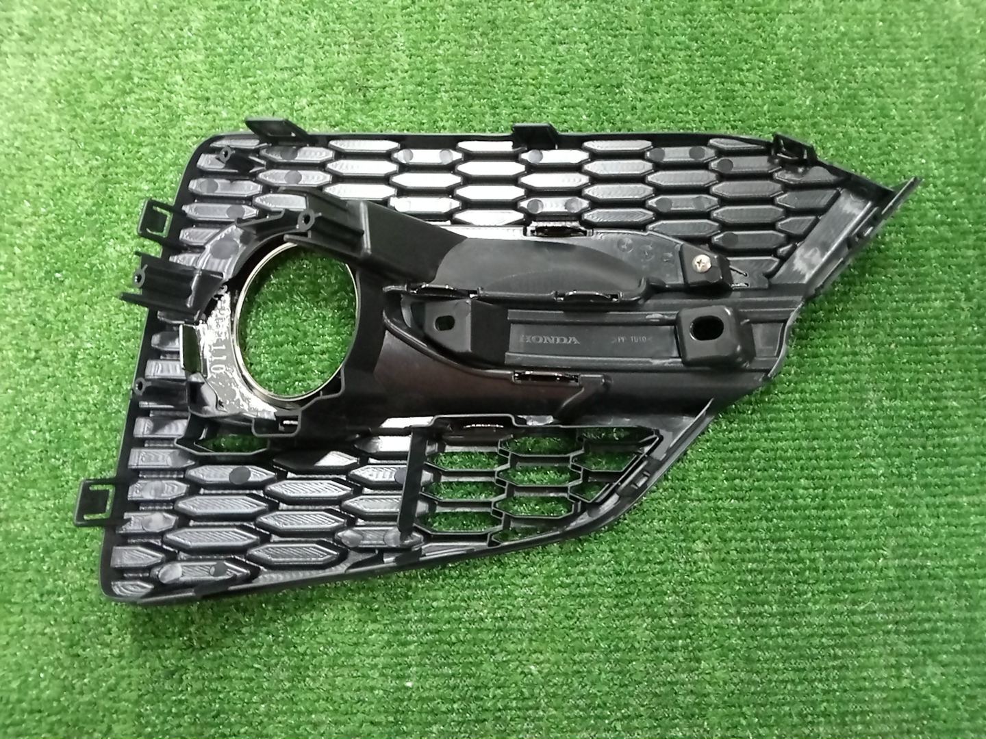 Очки на противотуманки левые передние HONDA STEPWGN RP4 71108-TAA-N61 2 ракурс