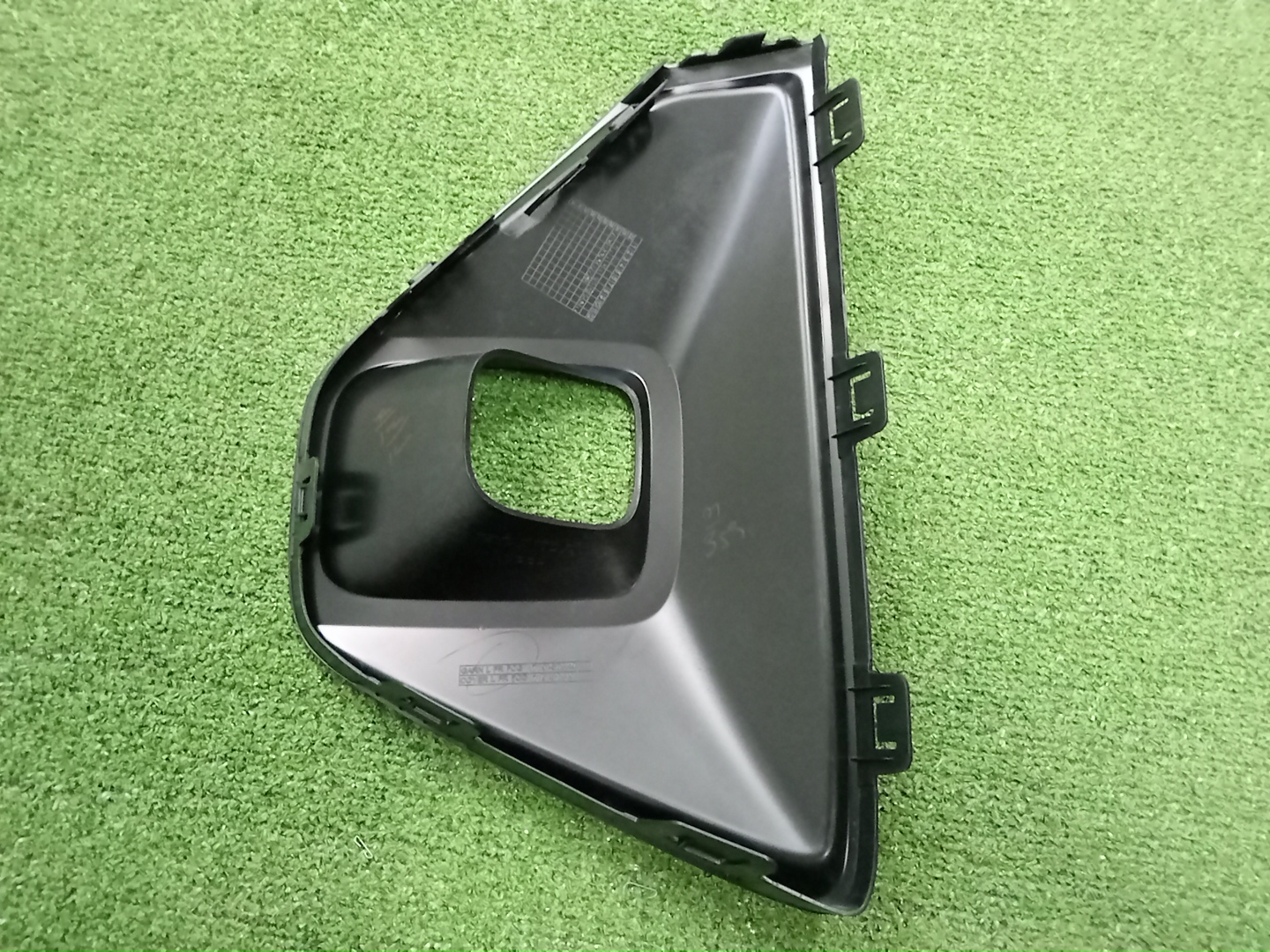 Очки на противотуманки левые передние HONDA WR-V DG5 71191-31X-K00 2 ракурс Очки на противотуманки левые передние HONDA WR-V DG5 71191-31X-K00 2 ракурс