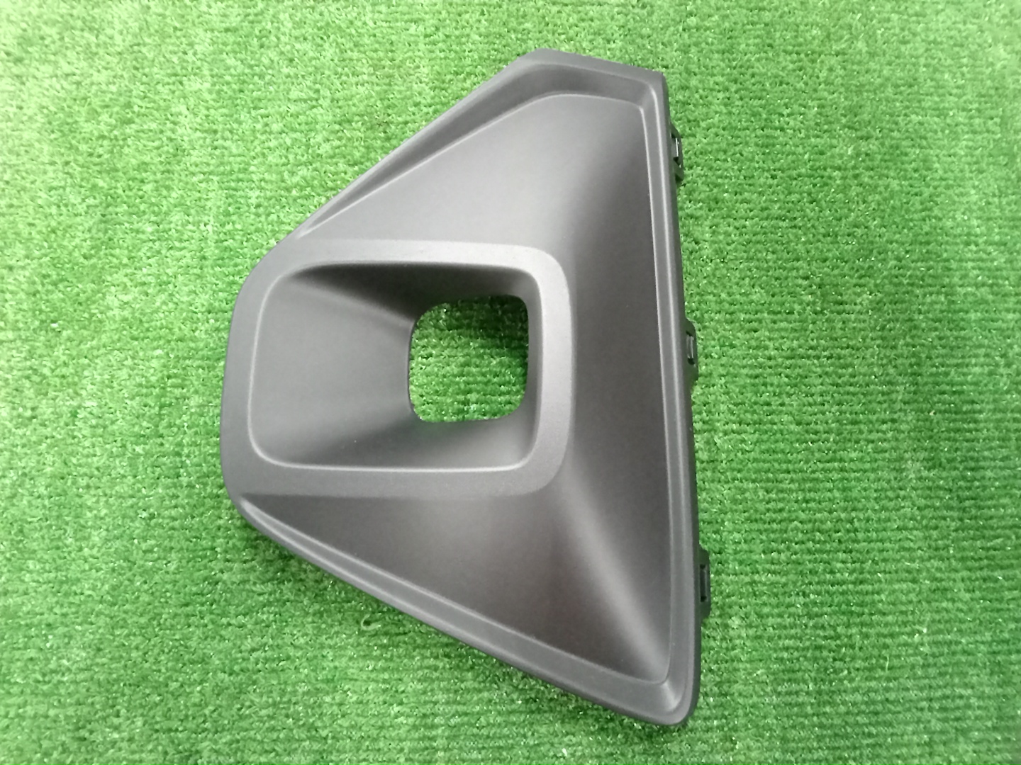 Очки на противотуманки правые передние HONDA WR-V DG5 71141-31X-K00 1 ракурс Очки на противотуманки правые передние HONDA WR-V DG5 71141-31X-K00 1 ракурс