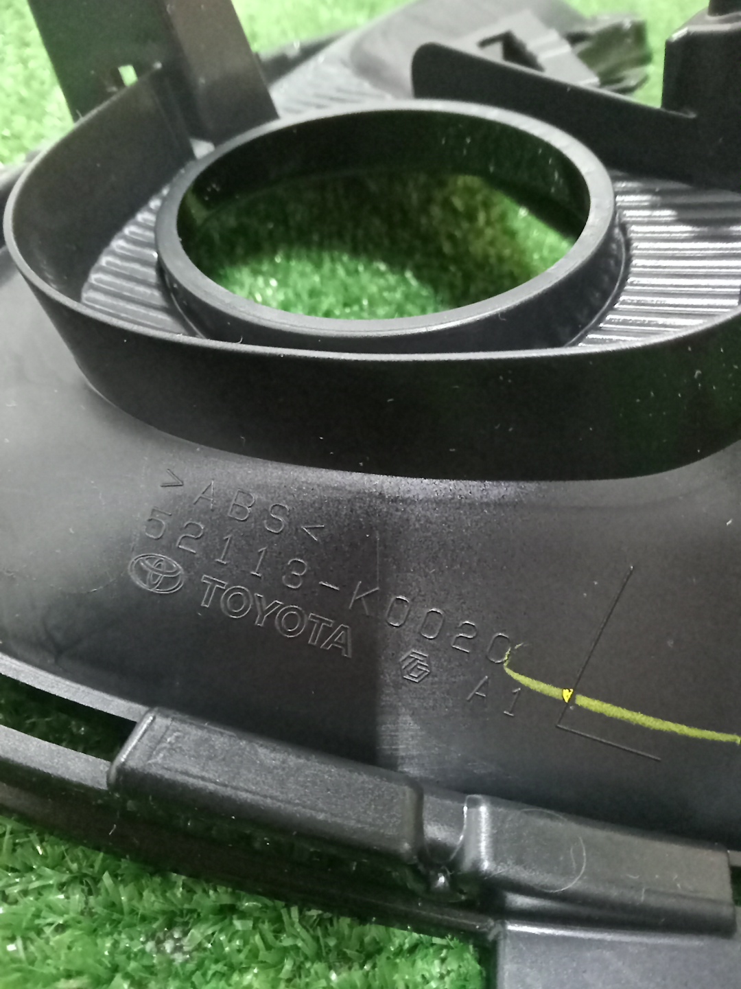 Очки на противотуманки левые передние TOYOTA YARIS KSP210 52113-K0020 4 ракурс