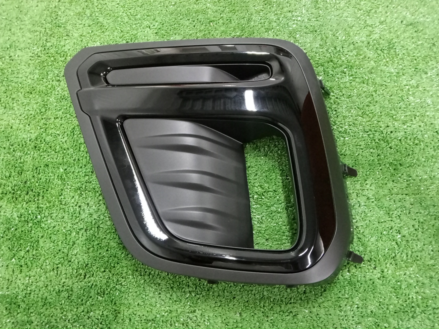 Очки на противотуманки левые передние SUBARU FORESTER SKE 57731SJ150 1 ракурс