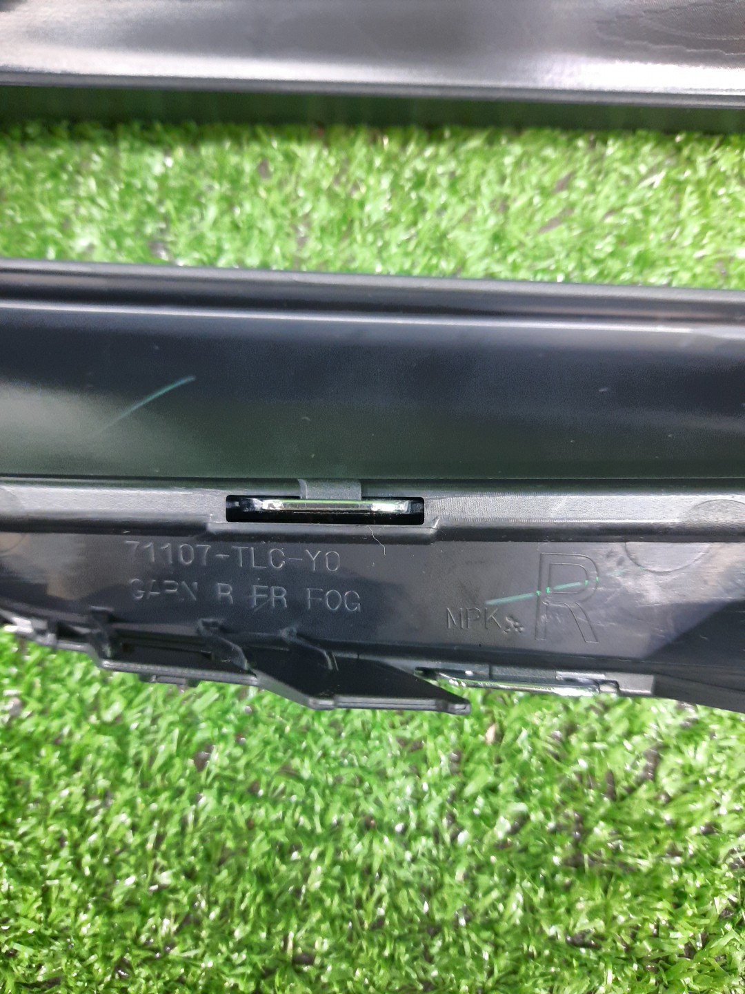 Очки на противотуманки правые передние HONDA CR-V RT5 71106-TLC-Y01 3 ракурс