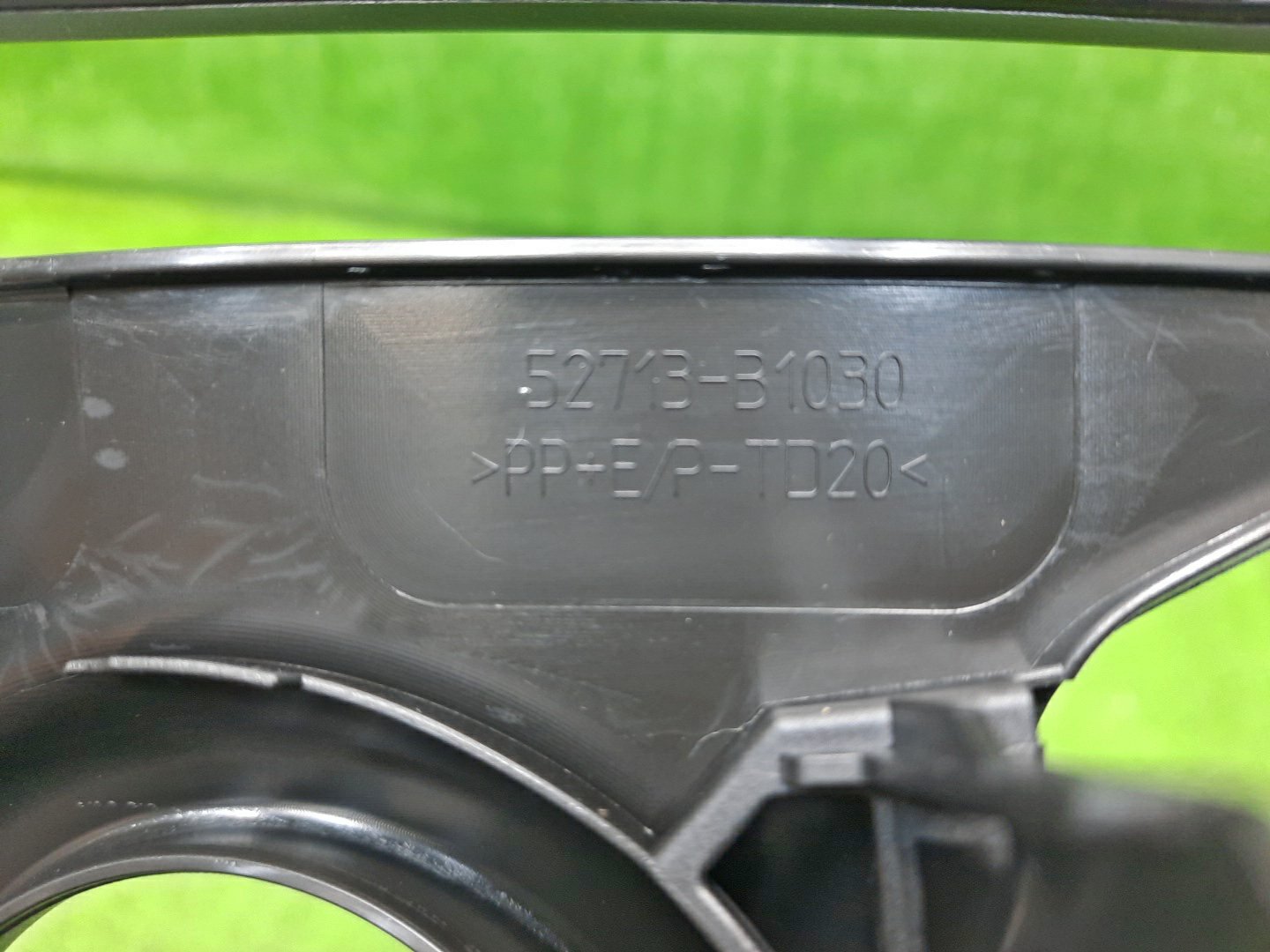Очки на противотуманки левые TOYOTA PASSO M700A 52713-B1030-C1 3 ракурс