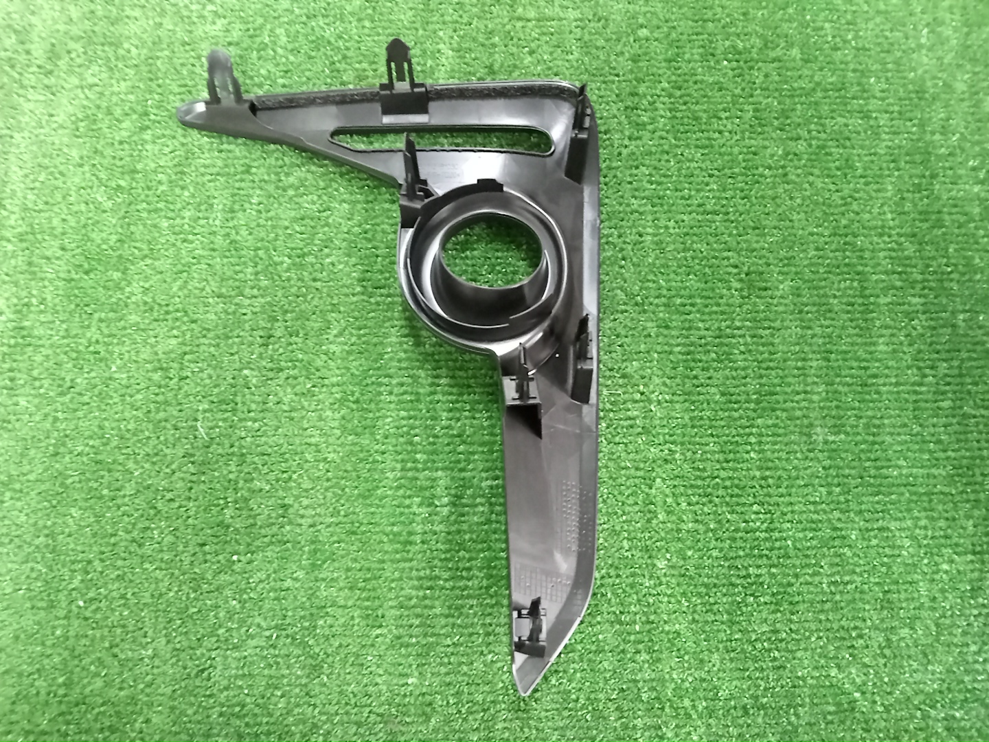 Очки на противотуманки правые TOYOTA PASSO M700A 52712-B1030-C1 2 ракурс