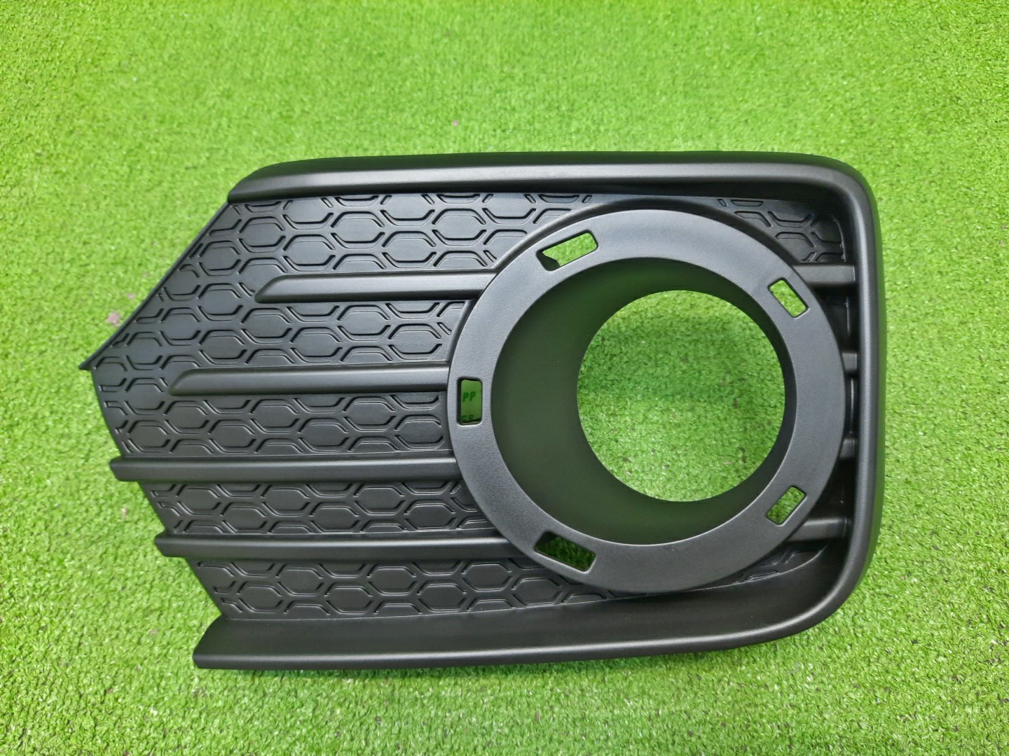 Очки на противотуманки левые TOYOTA PASSO M700A 52713-B1060-B1 1 ракурс