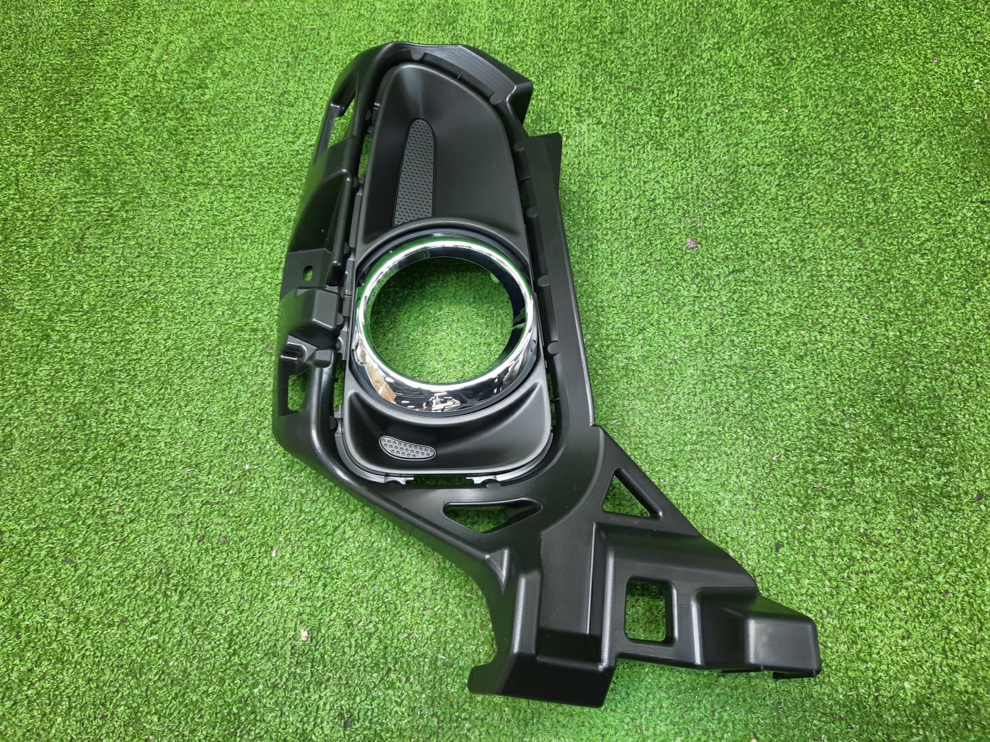 Очки на противотуманки правые передние TOYOTA ESTIMA ACR50W 52030-28010 1 ракурс