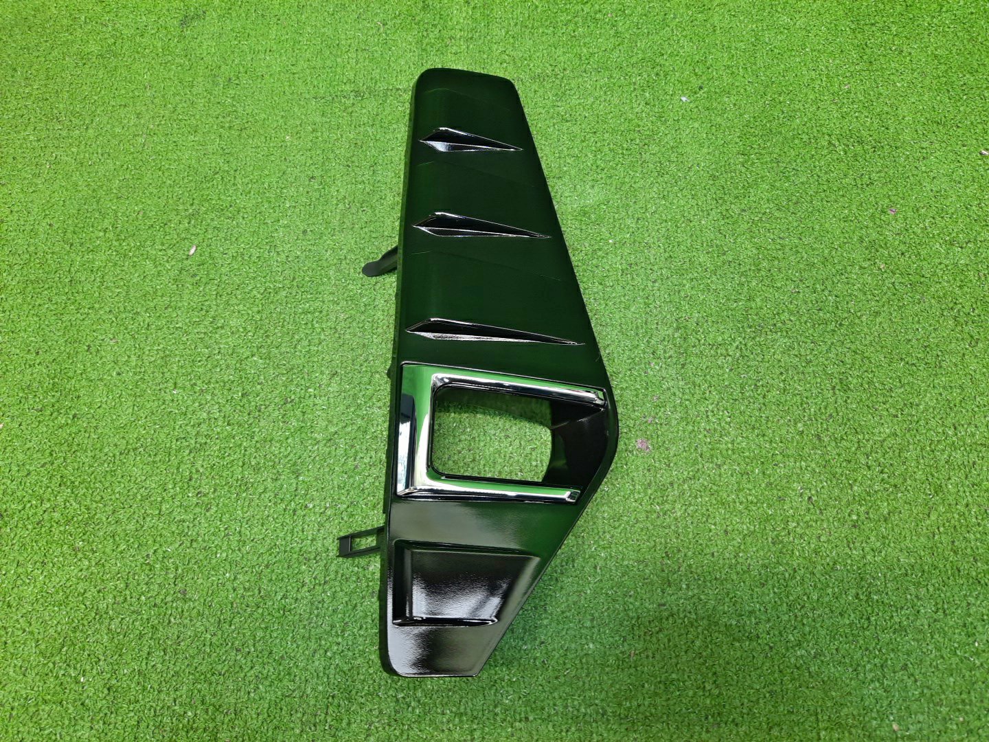 Очки на противотуманки правые передние TOYOTA NOAH ZWR80G 52030-28170 1 ракурс