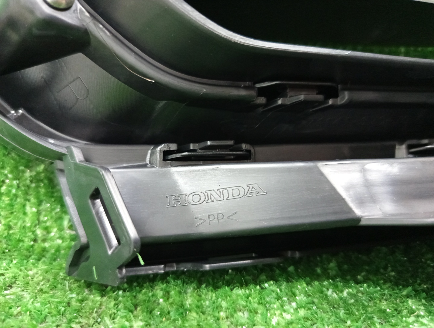 Очки на противотуманки правые передние HONDA VEZEL RV4 71140-3M0-901 3 ракурс