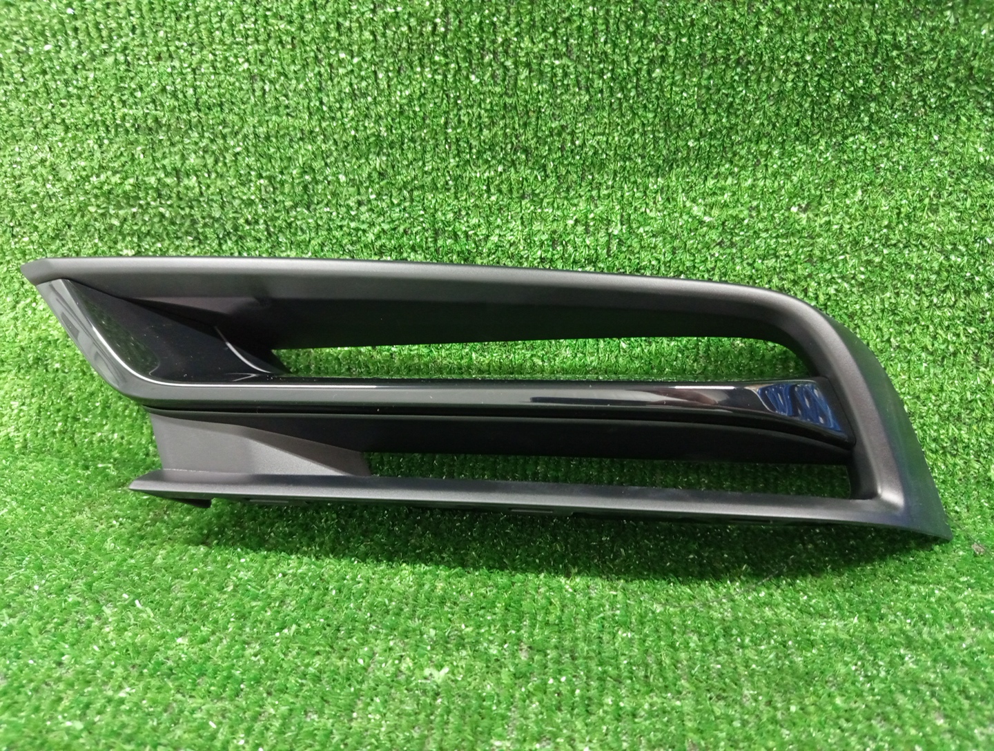 Очки на противотуманки левые передние HONDA VEZEL RV4 71190-3M0-901 1 ракурс