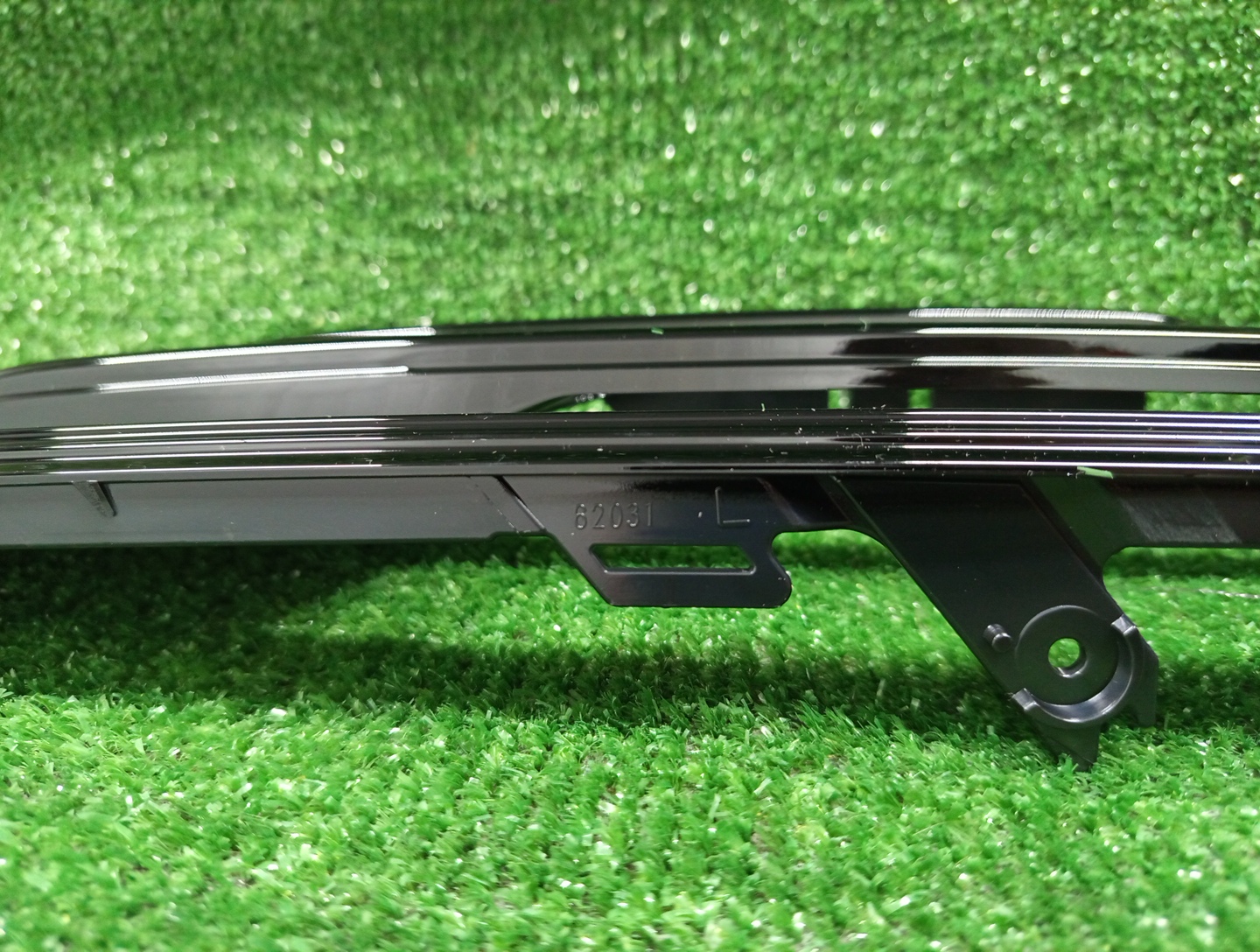 Очки на противотуманки левые передние HONDA INSIGHT ZE3 33352-TM9-N01 3 ракурс