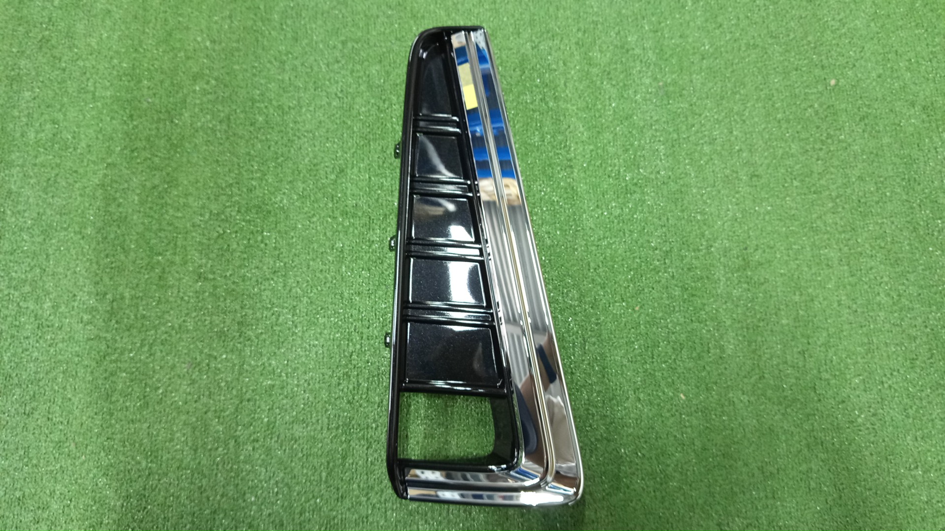 Очки на противотуманки правые передние TOYOTA ALPHARD AGH35W, AYH30W, AGH30W, GGH30W 52030-58200 1 ракурс