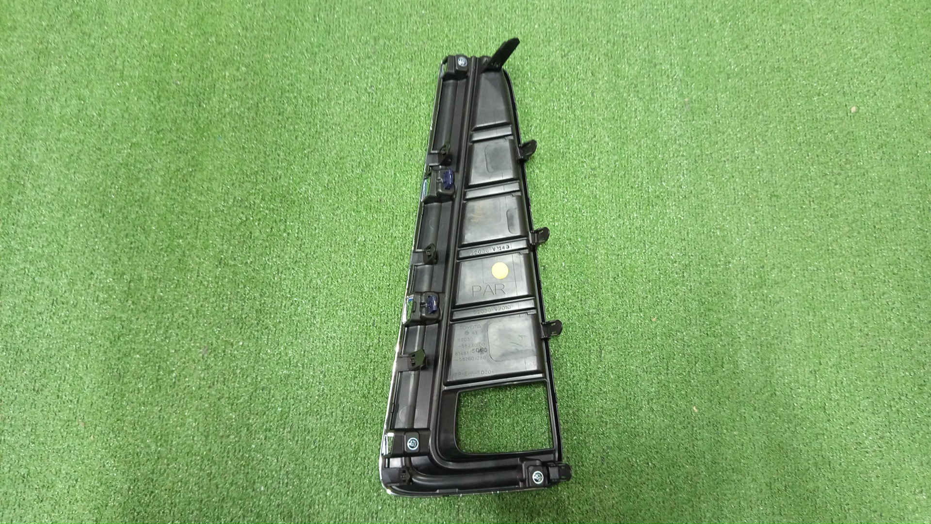 Очки на противотуманки правые передние TOYOTA ALPHARD AGH35W, AYH30W, AGH30W, GGH30W 52030-58200 2 ракурс