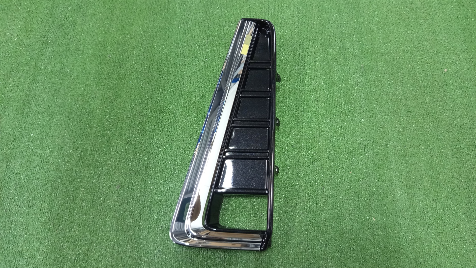 Очки на противотуманки левые передние TOYOTA ALPHARD AGH35W, AYH30W, AGH30W, GGH30W 52040-58200 1 ракурс