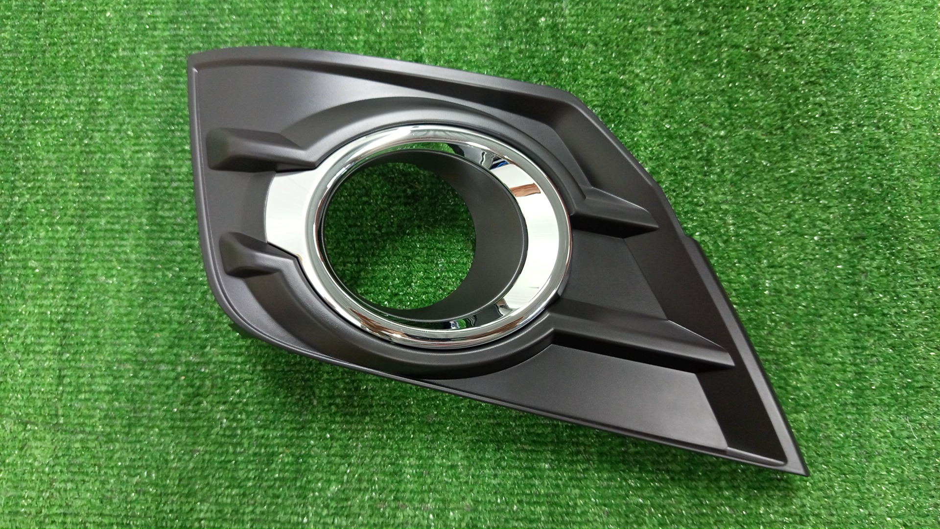 Очки на противотуманки правые передние TOYOTA ALPHARD AGH35W, AYH30W, AGH30W, GGH30W 52030-58130 1 ракурс