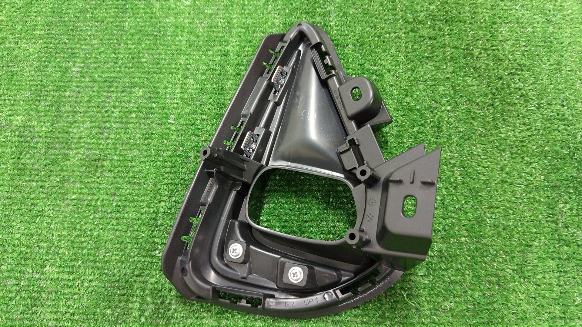 Очки на противотуманки левые передние TOYOTA COROLLA FIELDER ZRE162G 52040-12130 2 ракурс