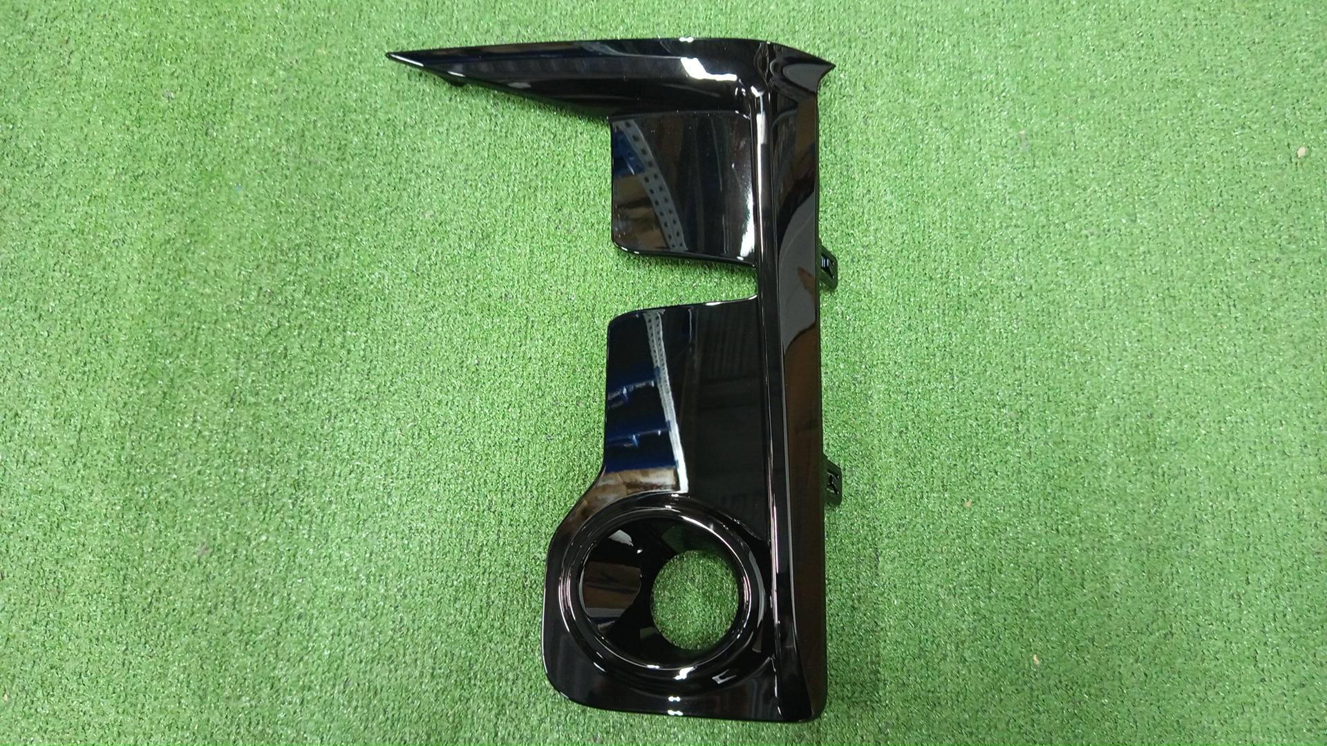 Очки на противотуманки левые передние TOYOTA C-HR NGX10 81482-10060 1 ракурс