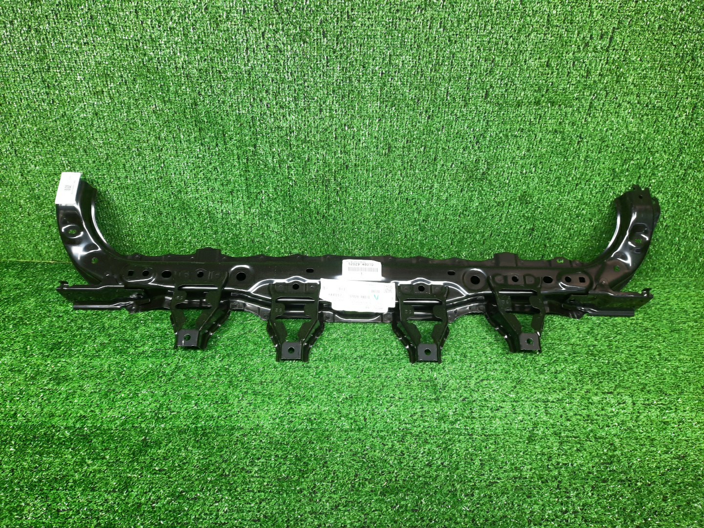 Жесткость бампера передняя TOYOTA HARRIER ASU65W 52029-48010 1 ракурс