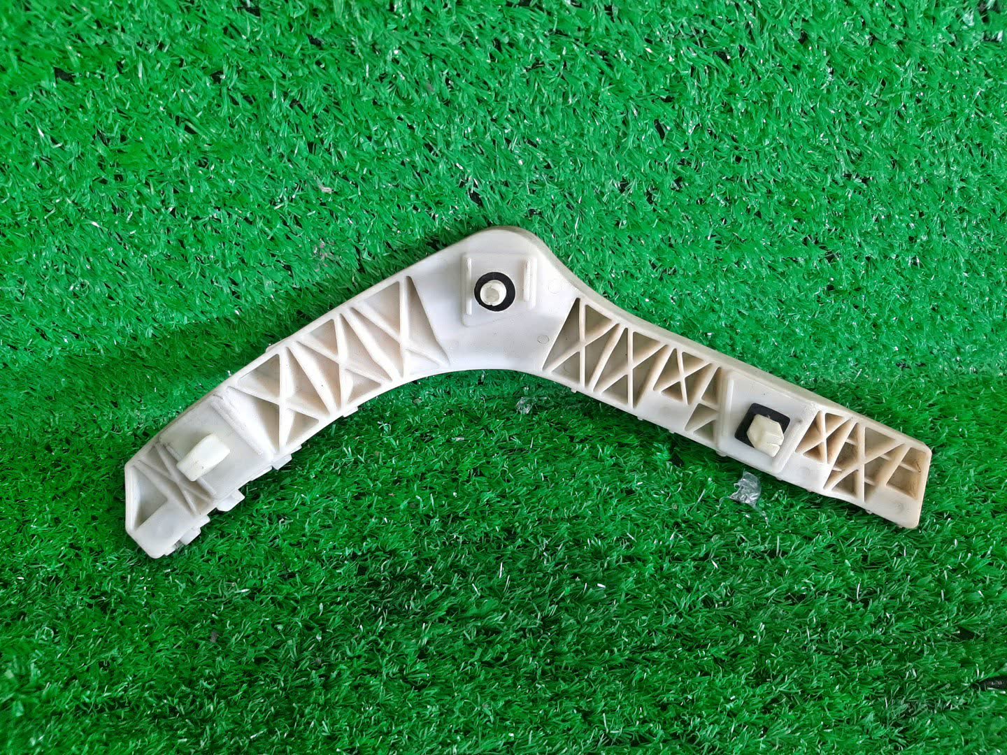 Крепление бампера правое заднее NISSAN MURANO Z51 8532261AA0A 2 ракурс