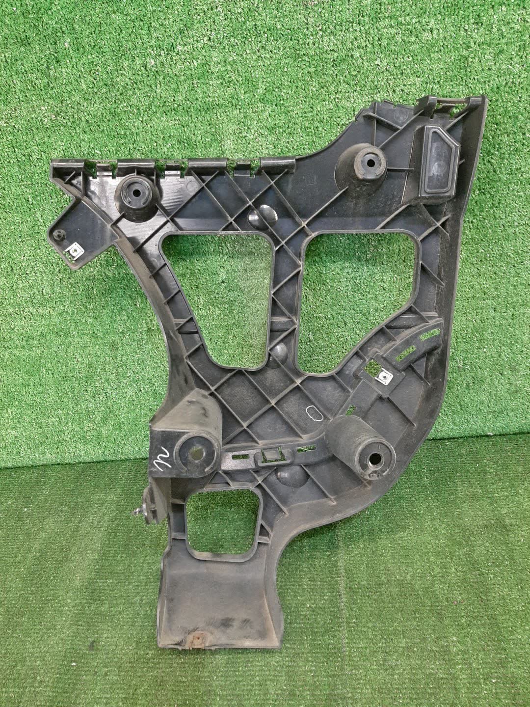 Крепление бампера правое заднее BMW X5 E70 51127158446 2 ракурс
