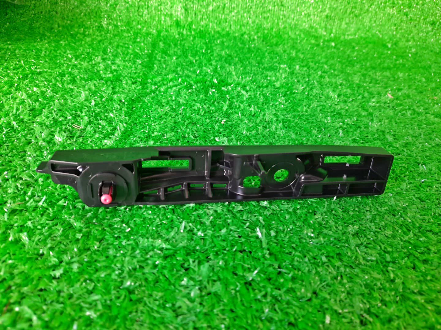 Крепление бампера левое переднее TOYOTA CROWN AZSH35 52549-30050 3 ракурс