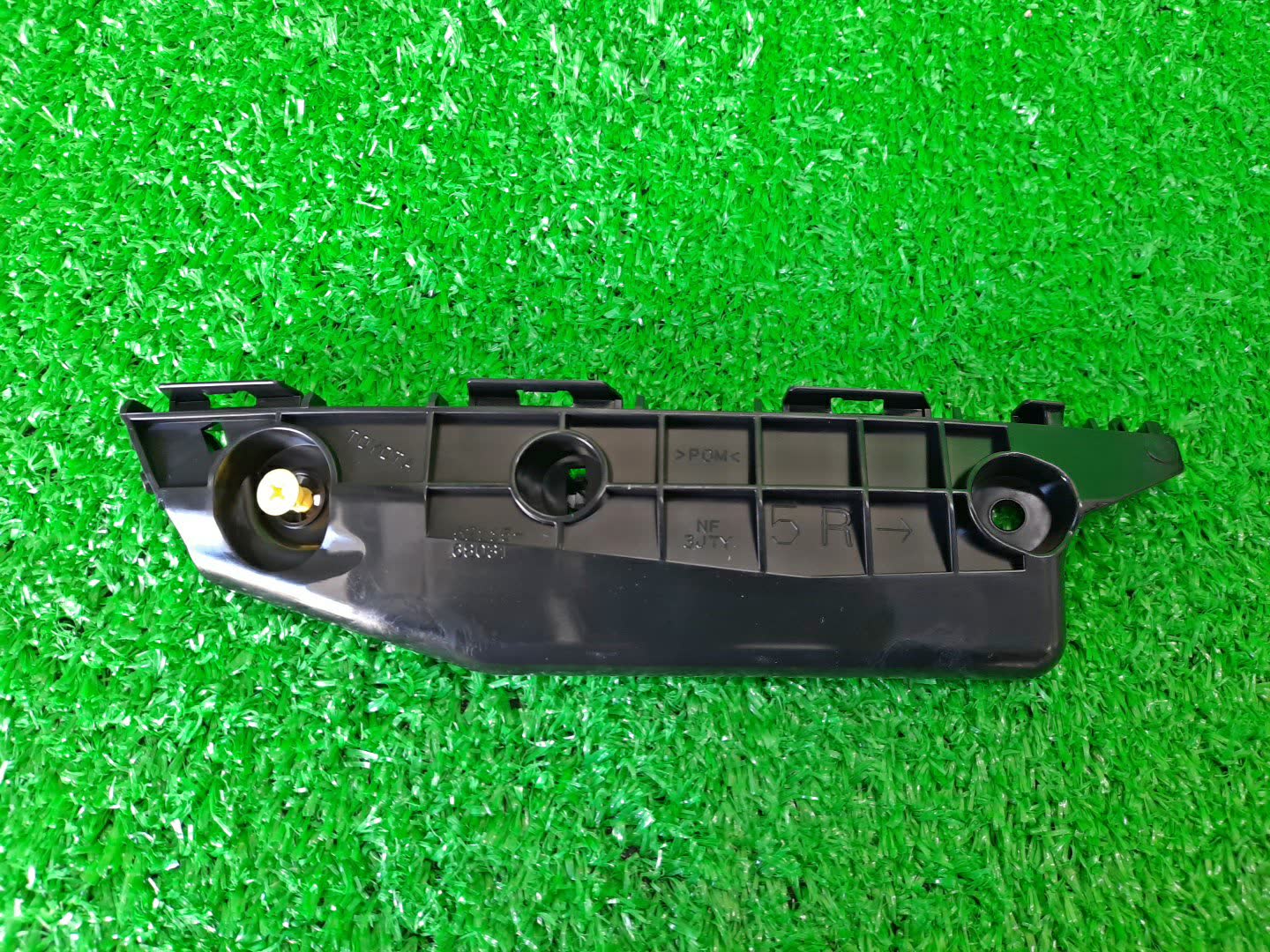Крепление бампера правое переднее TOYOTA WISH ZGE20W, ZGE20G, ZGE25W, ZGE21G, ZGE22W, ZGE25G 52115-68031 1 ракурс