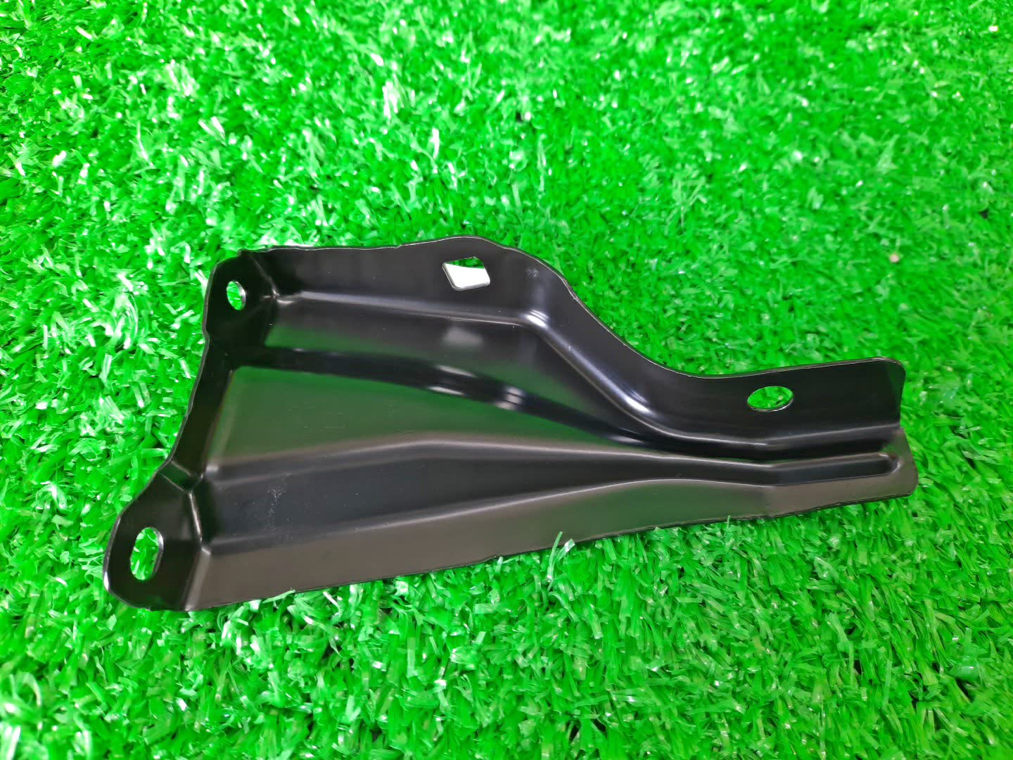 Крепление бампера правое переднее TOYOTA LAND CRUISER PRADO VZJ120, TRJ120, RZJ120, VZJ121, GRJ120 53273-60020 2 ракурс