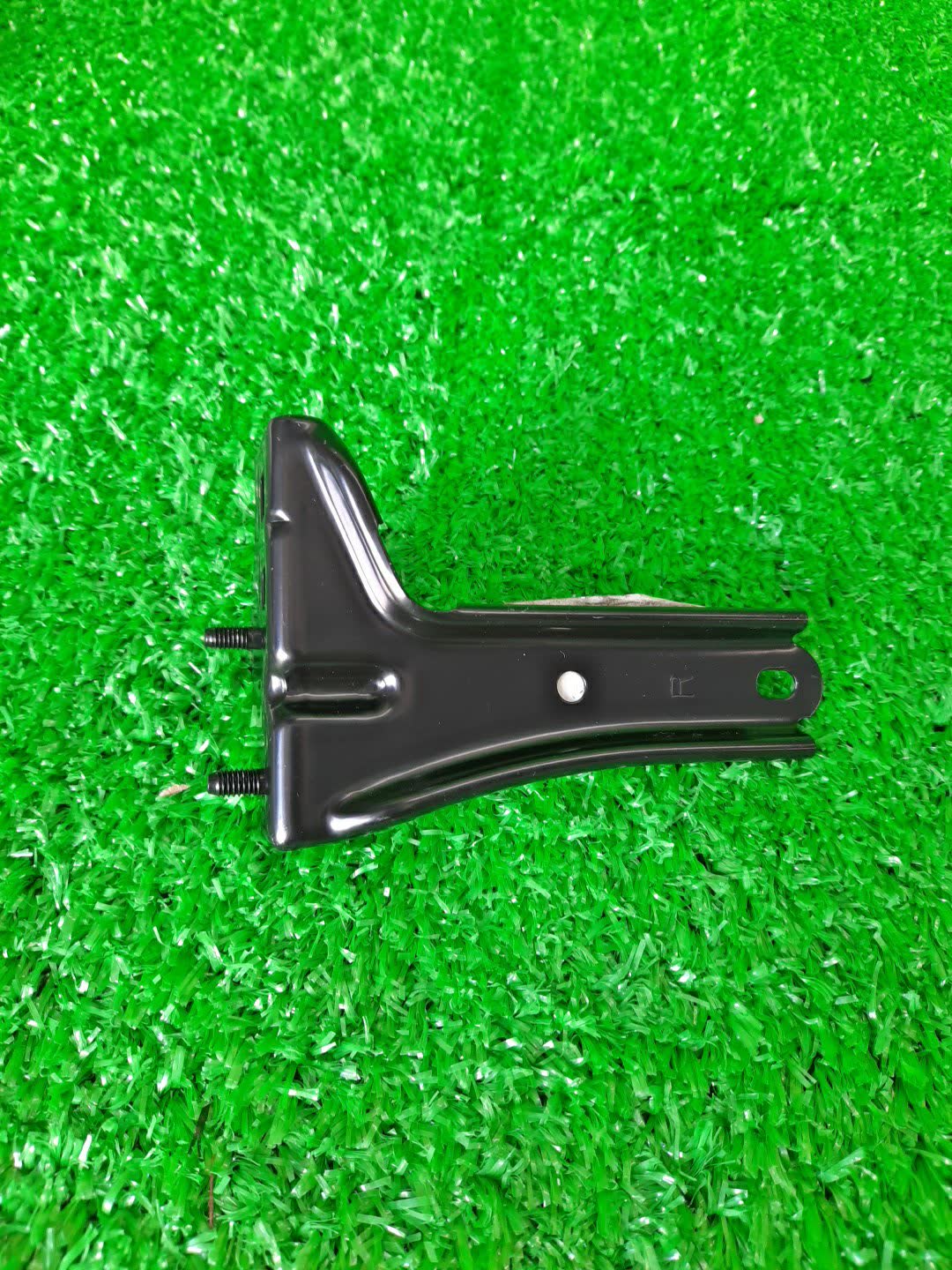 Крепление бампера правое переднее TOYOTA HARRIER SXU10W 52115-48010 3 ракурс