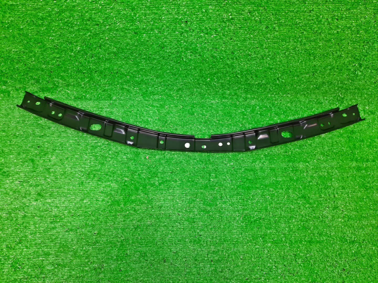 Крепление бампера переднее TOYOTA CAMRY, ALTIS AHV40, GSV40, ACV40, ACV45, ACV40N, ACV45N 52521-33080 1 ракурс