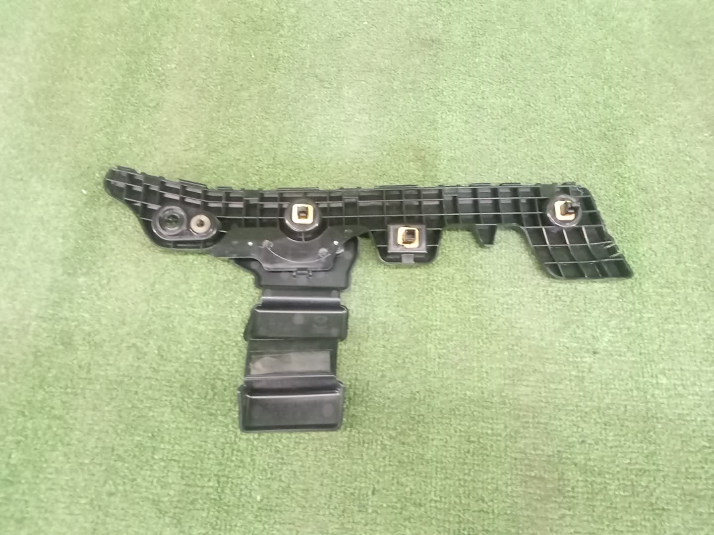 Крепление бампера правое заднее MAZDA CX-8 KG2P, KG5P K131-502H1 3 ракурс