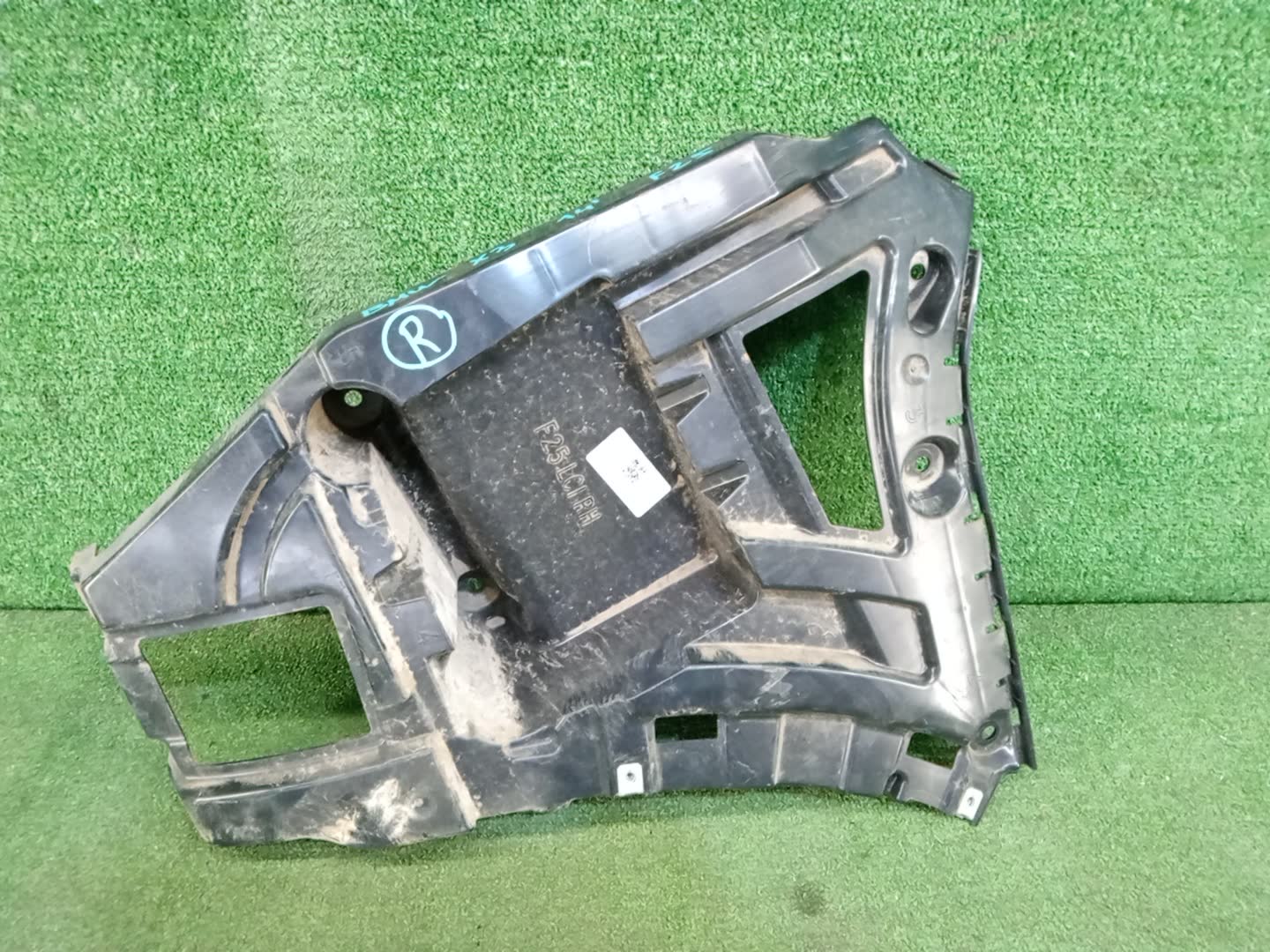 Крепление бампера правое заднее BMW X3 F25 7338764 1 ракурс