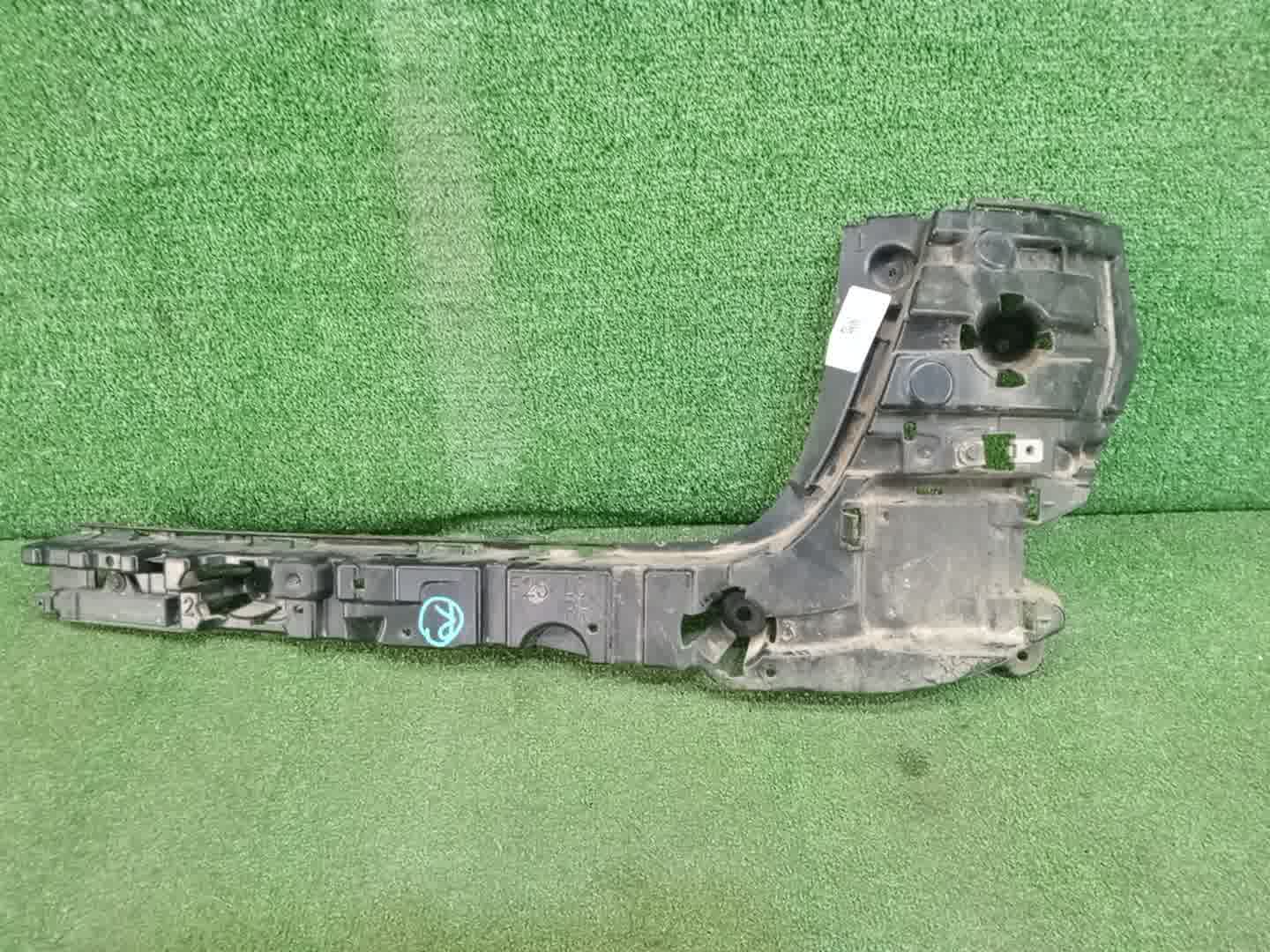 Крепление бампера правое заднее BMW X3 F25 7338758 1 ракурс