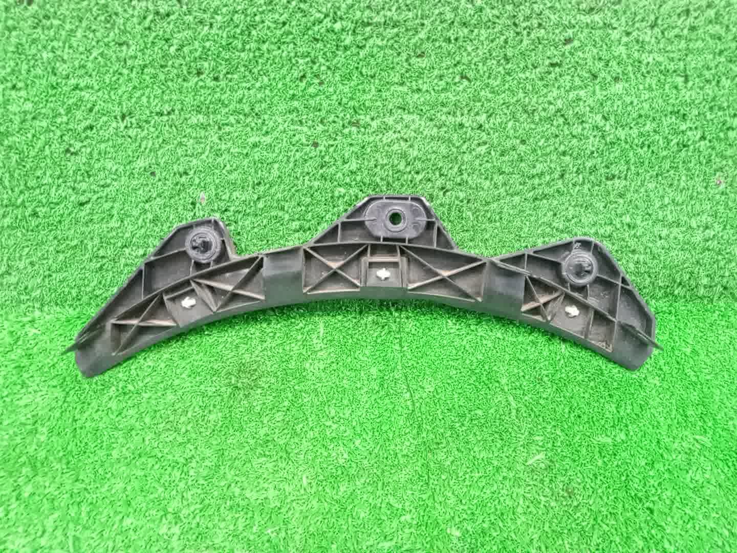 Крепление бампера правое переднее MAZDA CX-3 DK5AW D10F51U30 2 ракурс