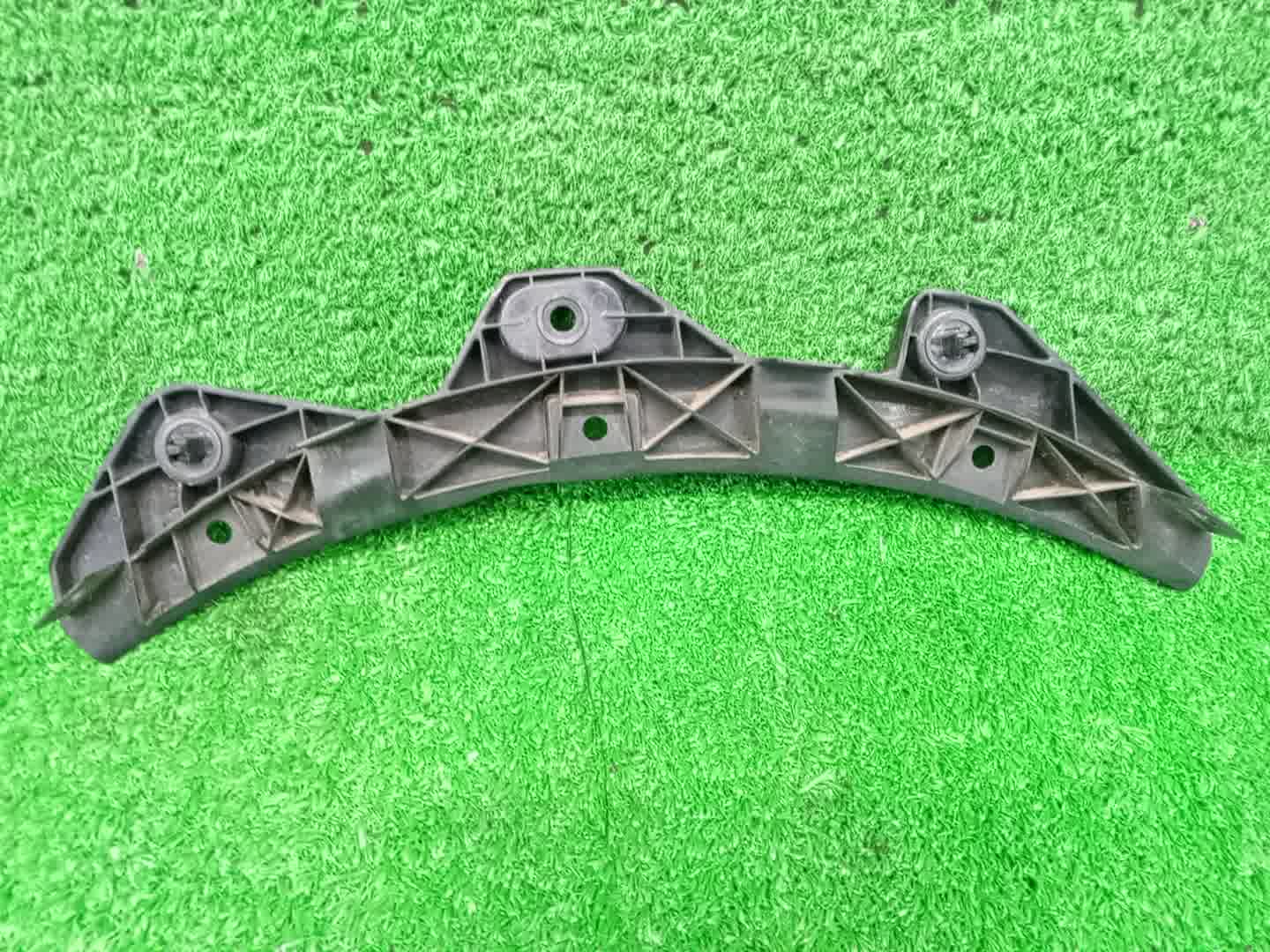 Крепление бампера левое переднее MAZDA CX-3 DK5AW D10F51U40 2 ракурс