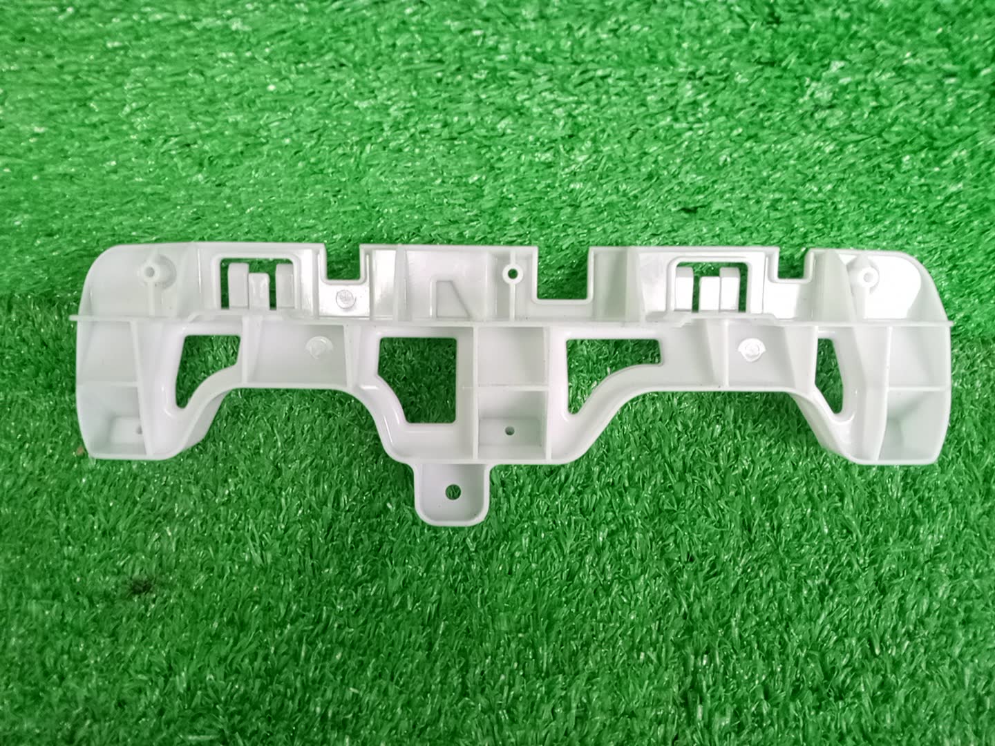 Крепление бампера правое переднее LEXUS NX200 ZGZ10 52533-78020 1 ракурс