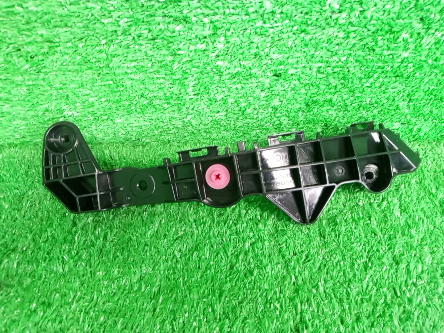 Крепление бампера правое переднее LEXUS NX200 ZGZ10 52535-78010 1 ракурс