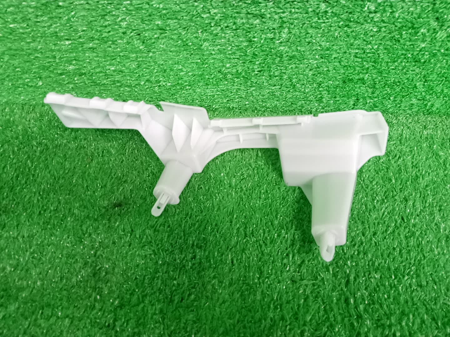 Крепление бампера левое переднее MITSUBISHI ECLIPSE CROSS GK1W 8301D661 2 ракурс