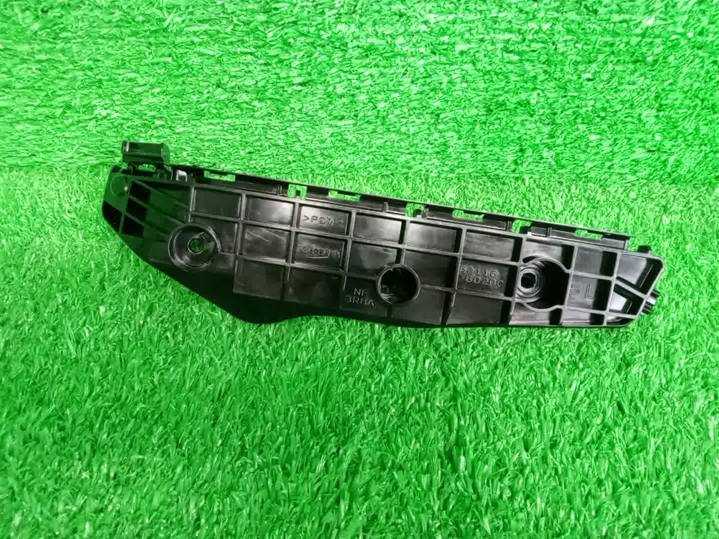 Крепление бампера левое переднее TOYOTA LAND CRUISER PRADO TRJ150 52116-60200 1 ракурс