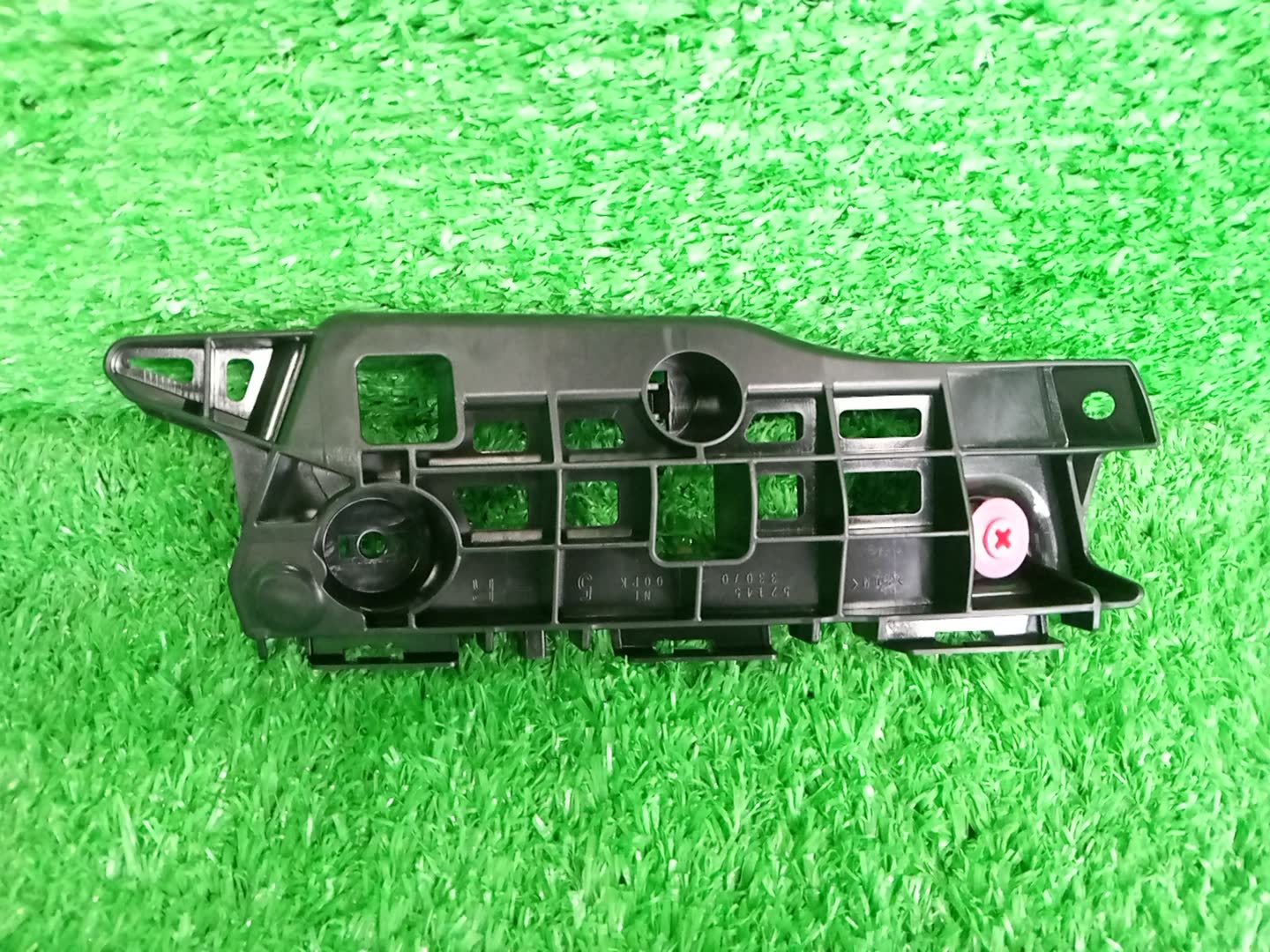 Крепление бампера правое переднее LEXUS ES250 ASV60 52145-33070 1 ракурс