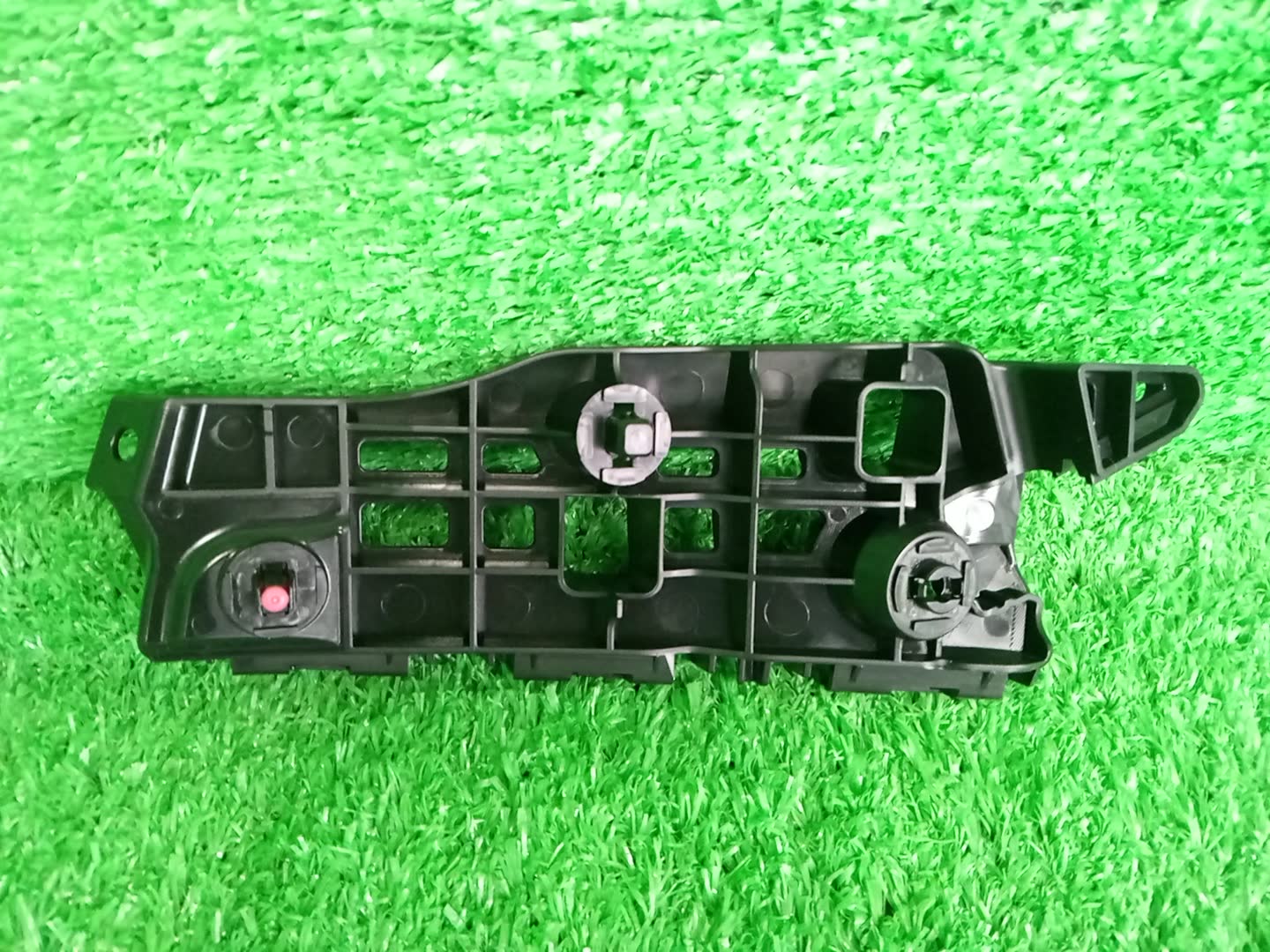 Крепление бампера правое переднее LEXUS ES250 ASV60 52145-33070 2 ракурс