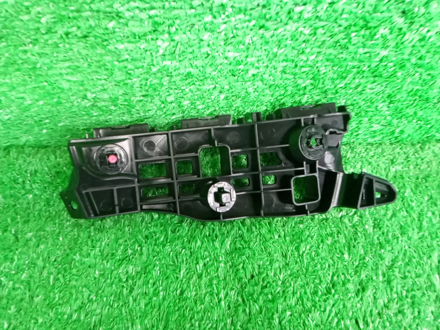 Крепление бампера левое переднее LEXUS ES250 ASV60 52146-33070 2 ракурс