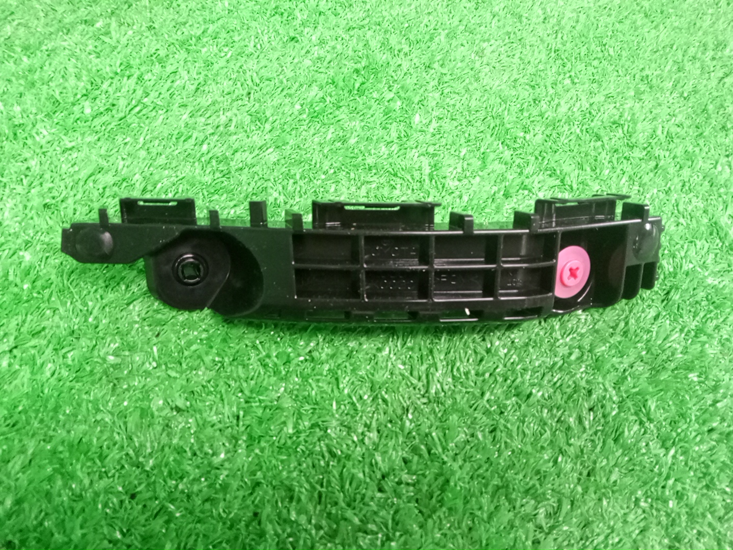 Крепление бампера левое переднее TOYOTA YARIS MXPH10, MXPH15, KSP210, MXPA10, MXPA15 52536-K0030 1 ракурс